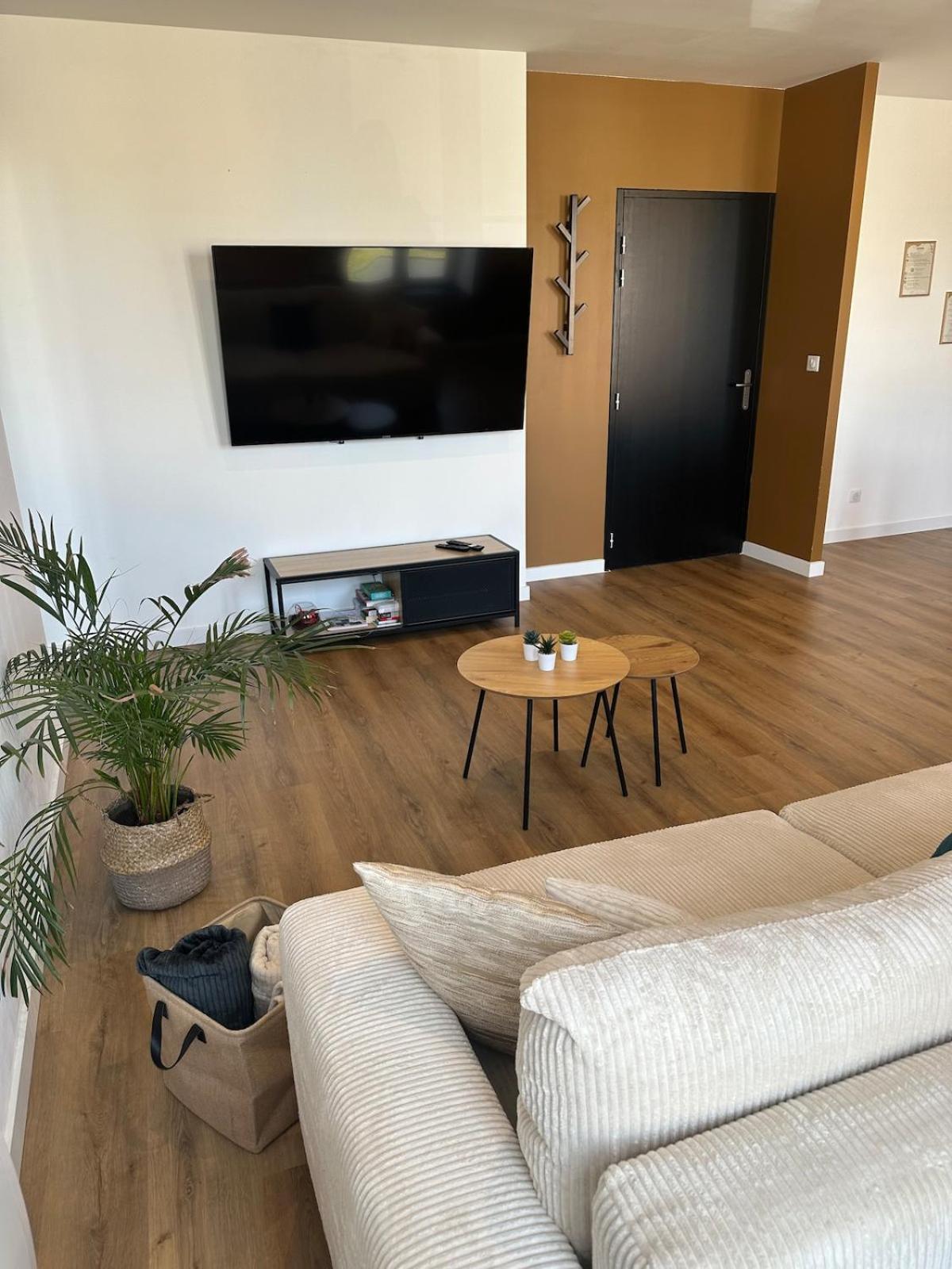 Appartement De La Gare 勒米尔蒙 外观 照片